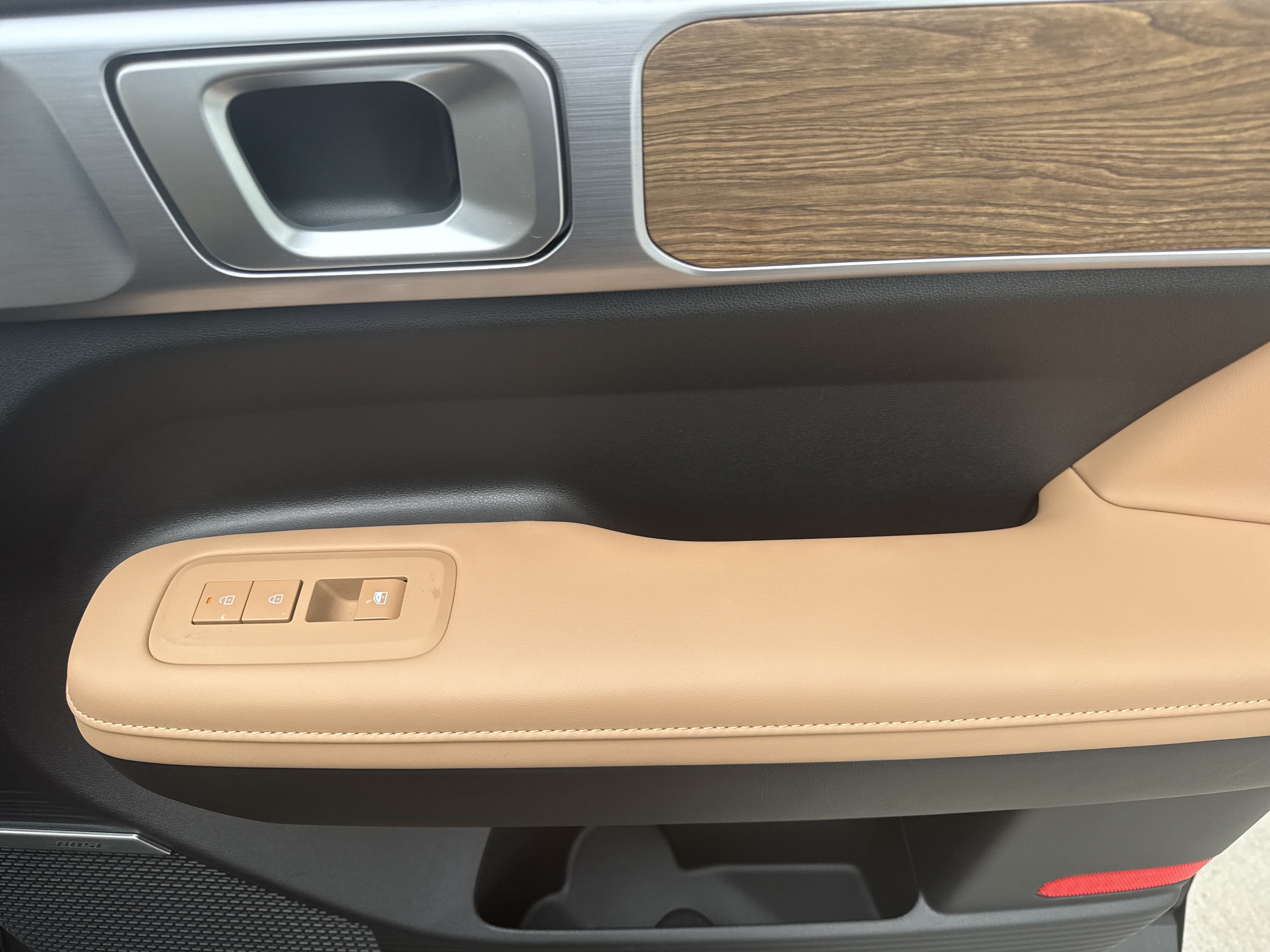 Used 2026 Hyundai Santa Fe Limited FWD image 18
