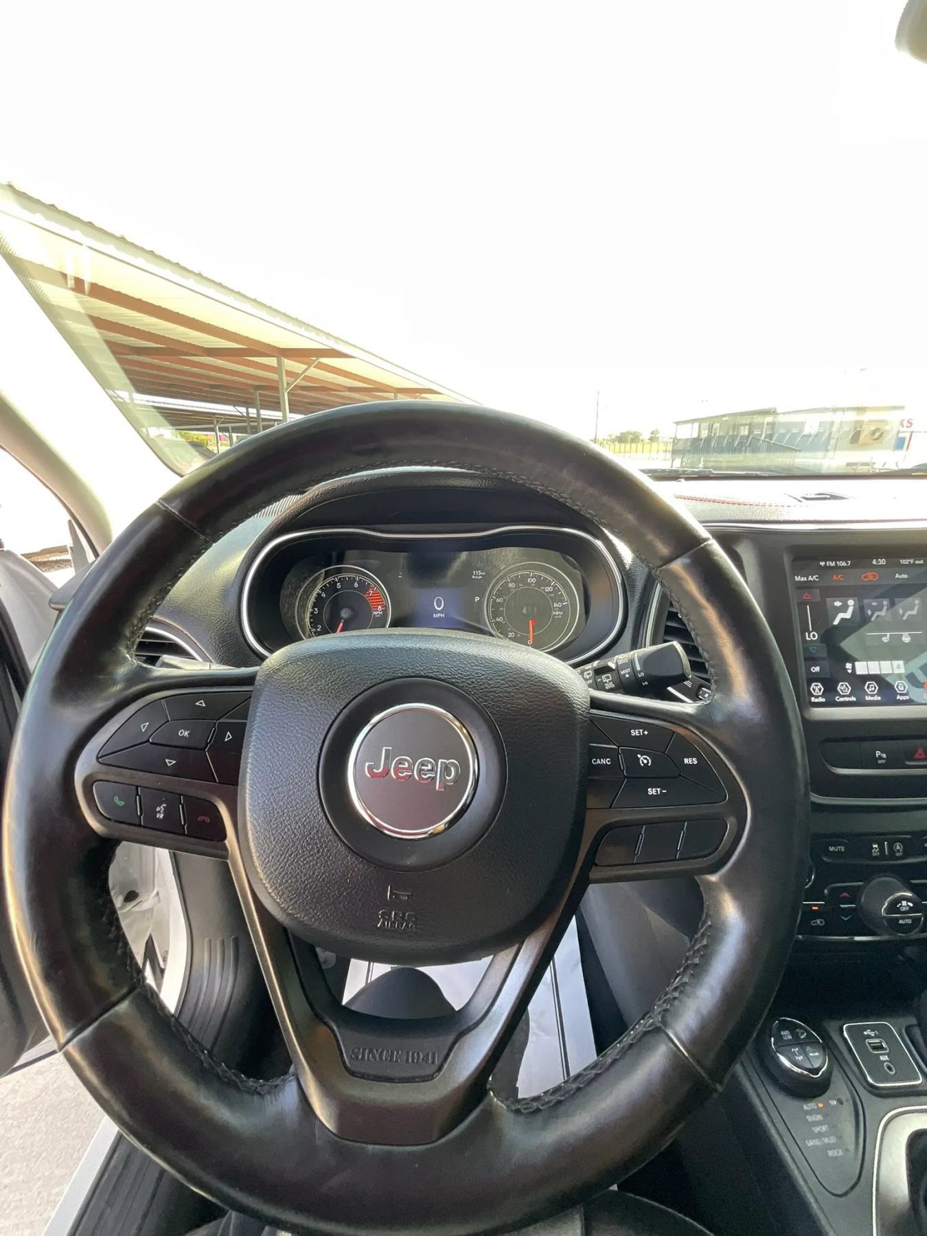 Used 2021 Jeep Cherokee Trailhawk w/ Trailer Tow Group AWD/4WD image 39