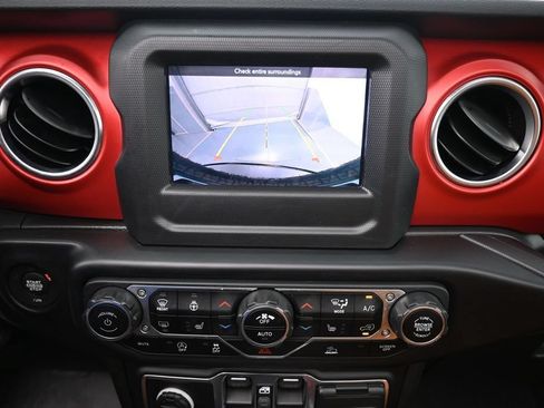Used 2021 Jeep Wrangler Unlimited Rubicon w/ Cold Weather Group AWD/4WD image 20