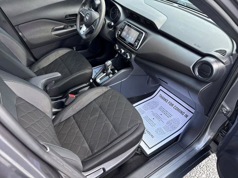Used 2020 Nissan Kicks S image 24
