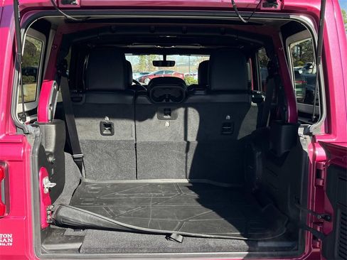 Used 2021 Jeep Wrangler Unlimited Sahara image 9