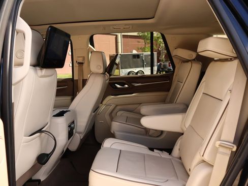 Used 2021 GMC Yukon Denali w/ Denali Premium Package image 26