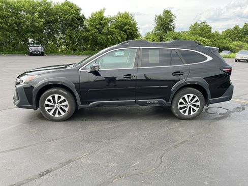 Used 2024 Subaru Outback Premium AWD/4WD image 32