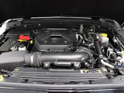 Used 2024 Jeep Wrangler Sahara image 14