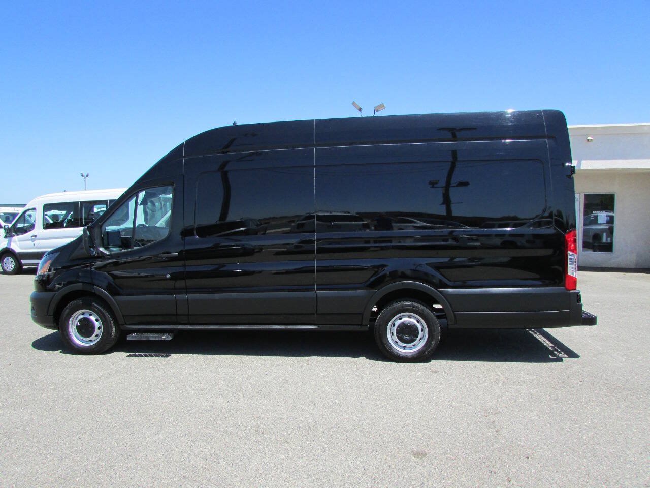 Used 2023 Ford Transit 250 148 High Roof Extended w/ Load Area Protection Package RWD image 10