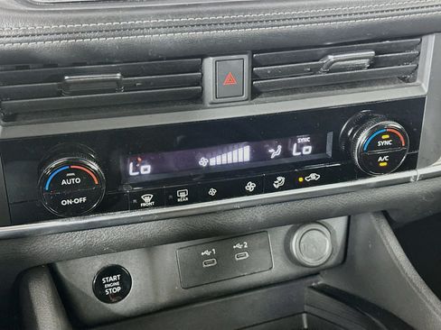 Used 2024 Nissan Rogue SV FWD image 23