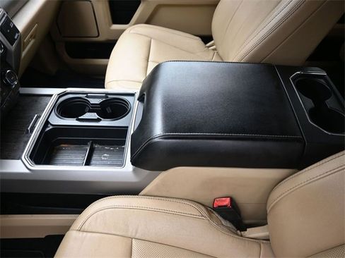 Used 2020 Ford F250 Lariat w/ Lariat Value Package image 31