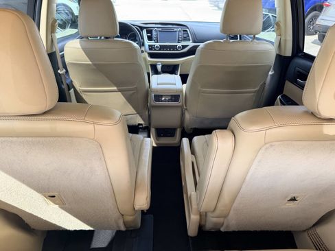 Used 2015 Toyota Highlander Limited image 32