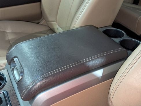 Used 2014 Ford F150 Lariat w/ Lariat Chrome Package image 39