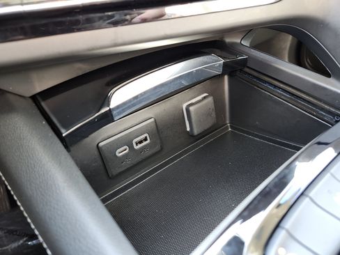 Used 2023 Buick Envision Essence FWD image 9