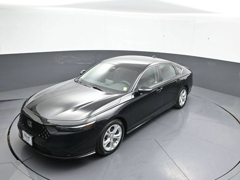 Used 2024 Honda Accord LX image 33