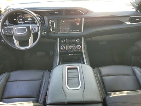 Used 2024 GMC Yukon XL Denali image 11