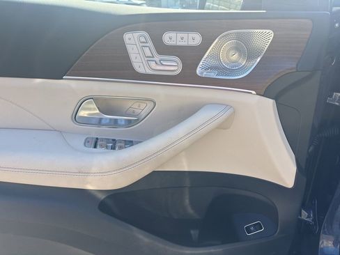 Used 2026 Mercedes-Benz GLS 450 4MATIC image 11