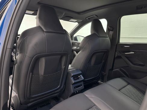 Used 2025 Audi SQ6 e-tron Prestige w/ 21" Black Optic Wheel Package image 14