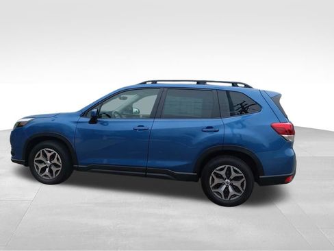 Used 2023 Subaru Forester Premium AWD/4WD image 17
