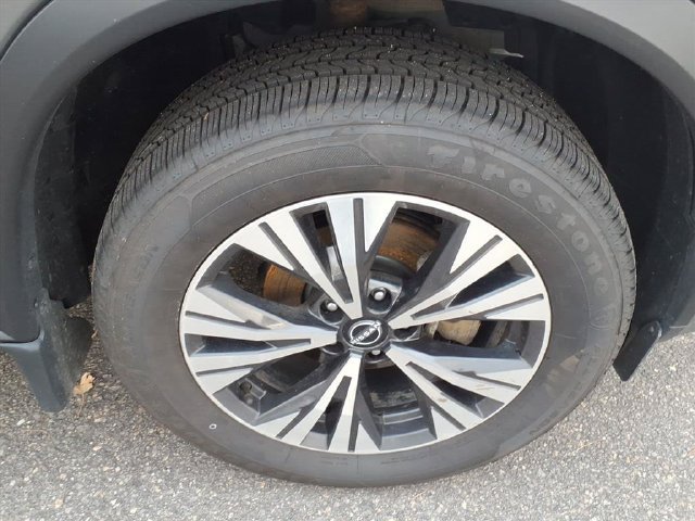Used 2023 Nissan Rogue SV AWD/4WD image 12