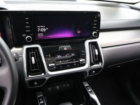 Used 2023 Kia Sorento SX FWD image 31