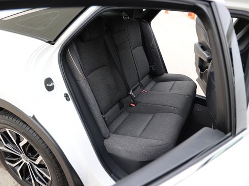 Used 2023 Toyota Crown Limited image 40