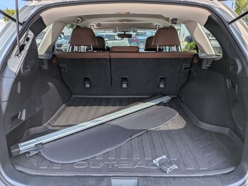 Used 2018 Subaru Outback 2.5i Touring AWD/4WD image 13