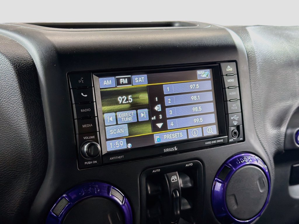 Used 2015 Jeep Wrangler Unlimited Rubicon AWD/4WD image 16