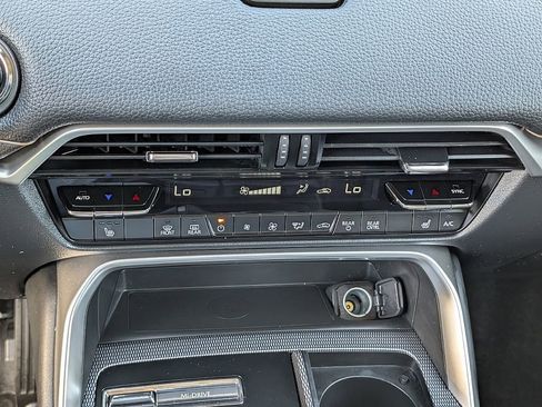 Certified 2024 MAZDA CX-90 Plug-In Hybrid w/ Premium Pkg image 30