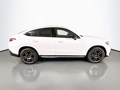 Used 2025 Mercedes-Benz GLC 300 4MATIC w/ AMG Line image 8