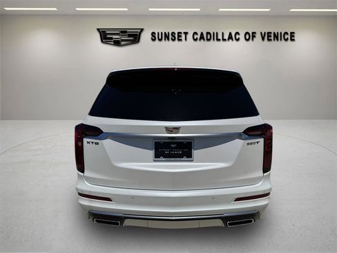 New 2025 Cadillac XT6 Luxury image 4