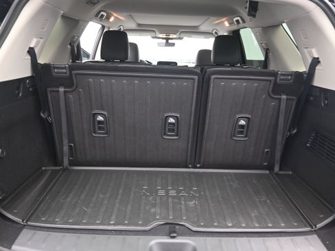 Used 2025 Nissan Pathfinder SL w/ SL Premium Package image 18