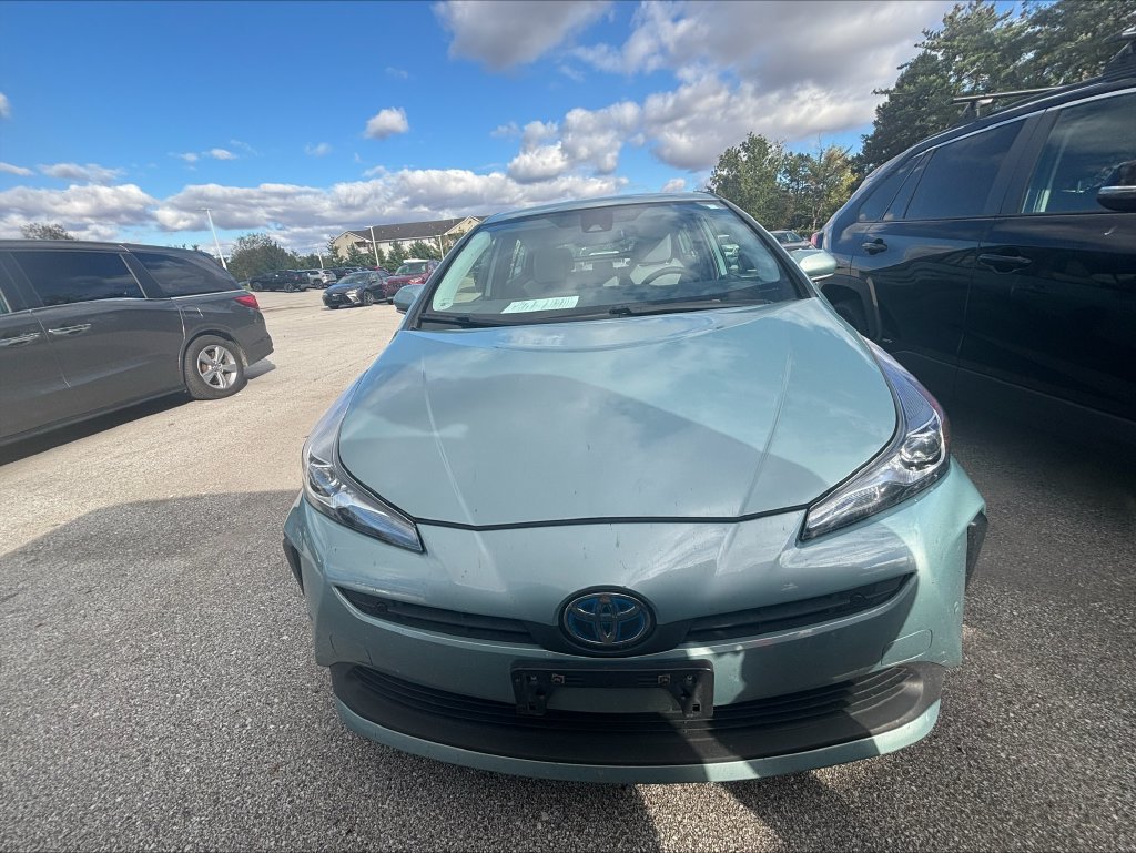 Used 2021 Toyota Prius LE FWD image 3