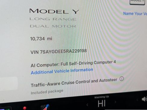Used 2024 Tesla Model Y Long Range AWD/4WD image 28