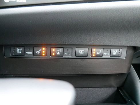 Certified 2025 Lexus ES 300h w/ Accessory Package (Z2) image 23