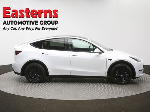 Used 2021 Tesla Model Y Long Range AWD/4WD image 40