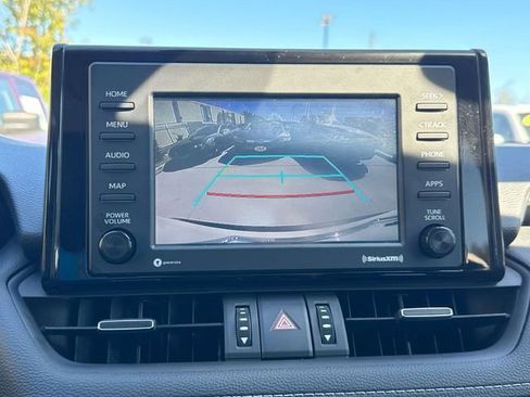 Used 2021 Toyota RAV4 XLE Premium image 26