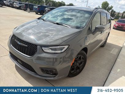 Used 2021 Chrysler Pacifica Touring w/ S Appearance Package