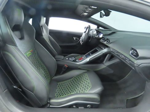 Used 2023 Lamborghini Huracan EVO image 20