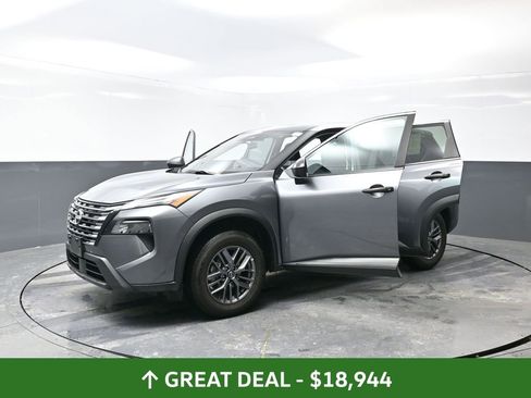 Used 2024 Nissan Rogue S image 58