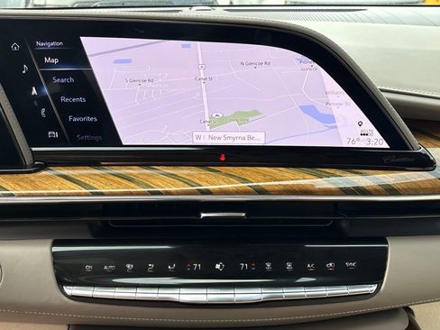 Used 2023 Cadillac Escalade Premium Luxury Platinum image 25