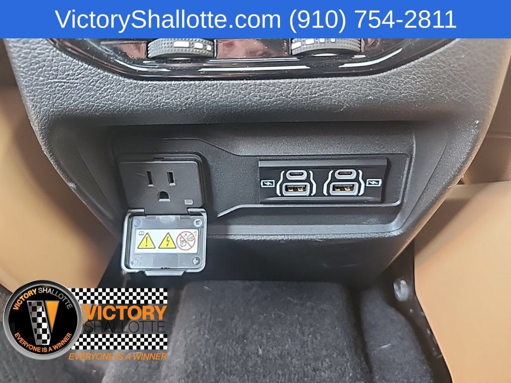 Used 2025 Jeep Grand Cherokee L Summit AWD/4WD image 7