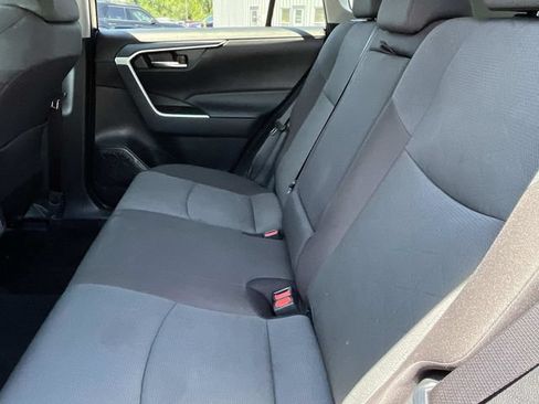 Used 2025 Toyota RAV4 XLE FWD image 24