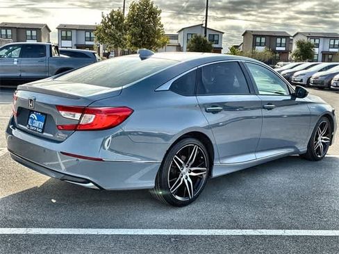 Used 2021 Honda Accord Touring image 6