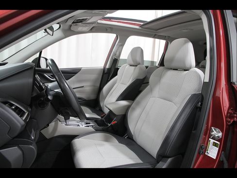 Used 2023 Subaru Forester Premium AWD/4WD image 5