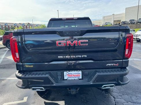 Used 2022 GMC Sierra 1500 AT4 w/ AT4 Premium Package AWD/4WD image 4