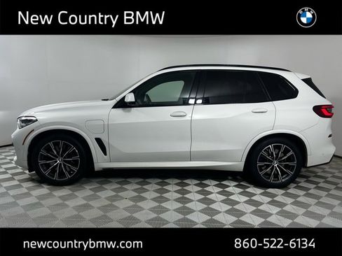 Used 2021 BMW X5 xDrive45e w/ M Sport Package image 4