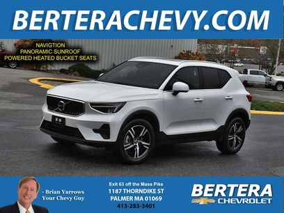 Used 2025 Volvo XC40 B5 Core