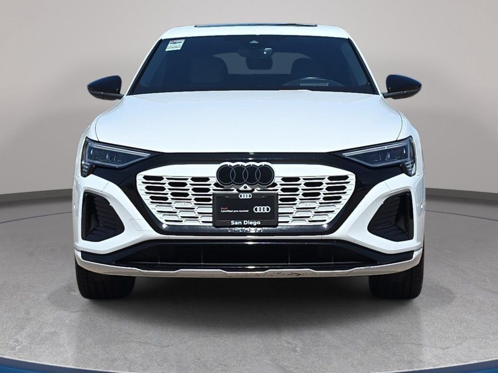 Certified 2024 Audi Q8 e-tron Prestige AWD/4WD image 2