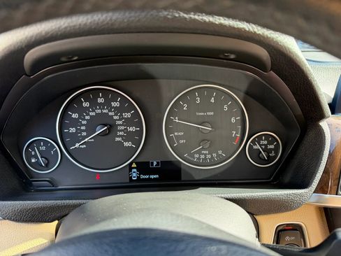 Used 2014 BMW 320i Sedan image 17