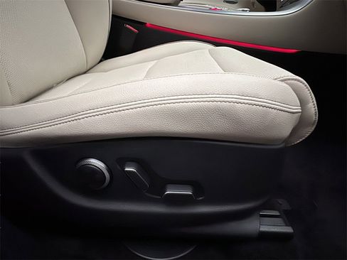 New 2026 Genesis GV70 2.5T Advanced image 15