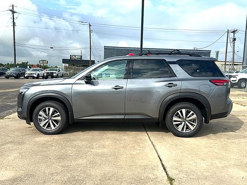 New 2026 Nissan Pathfinder SL FWD image 5
