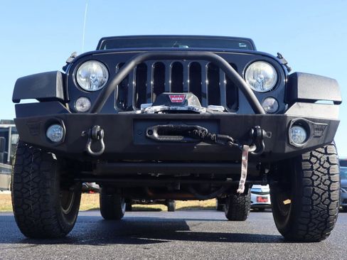 Used 2014 Jeep Wrangler Unlimited Rubicon w/ Connectivity Group AWD/4WD image 5
