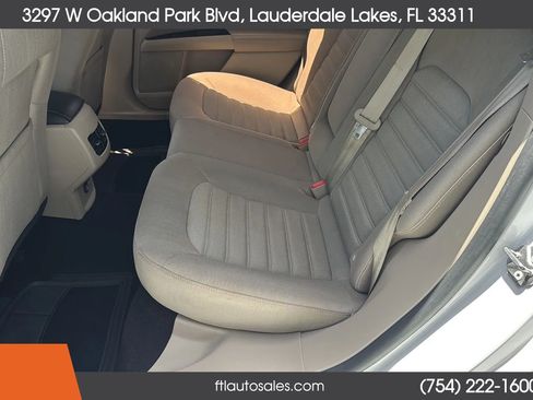 Used 2019 Ford Fusion SE FWD image 24